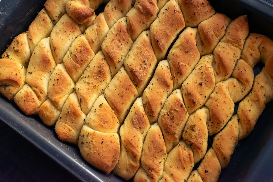Garlic knots
